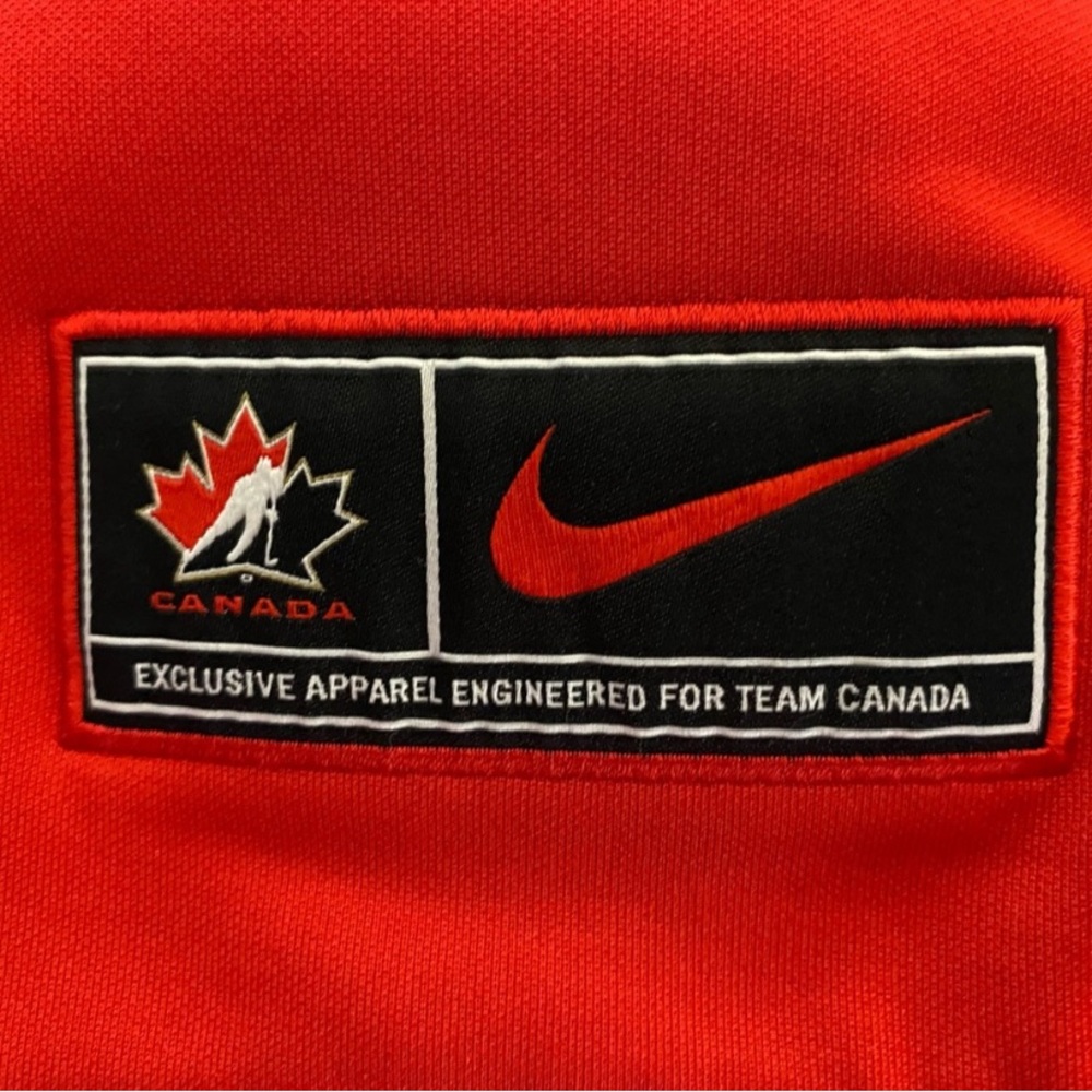 Nike Dri-Fit Hockey Canada full-length zip-up performance hoodie - Size M - Picture 4 of 8